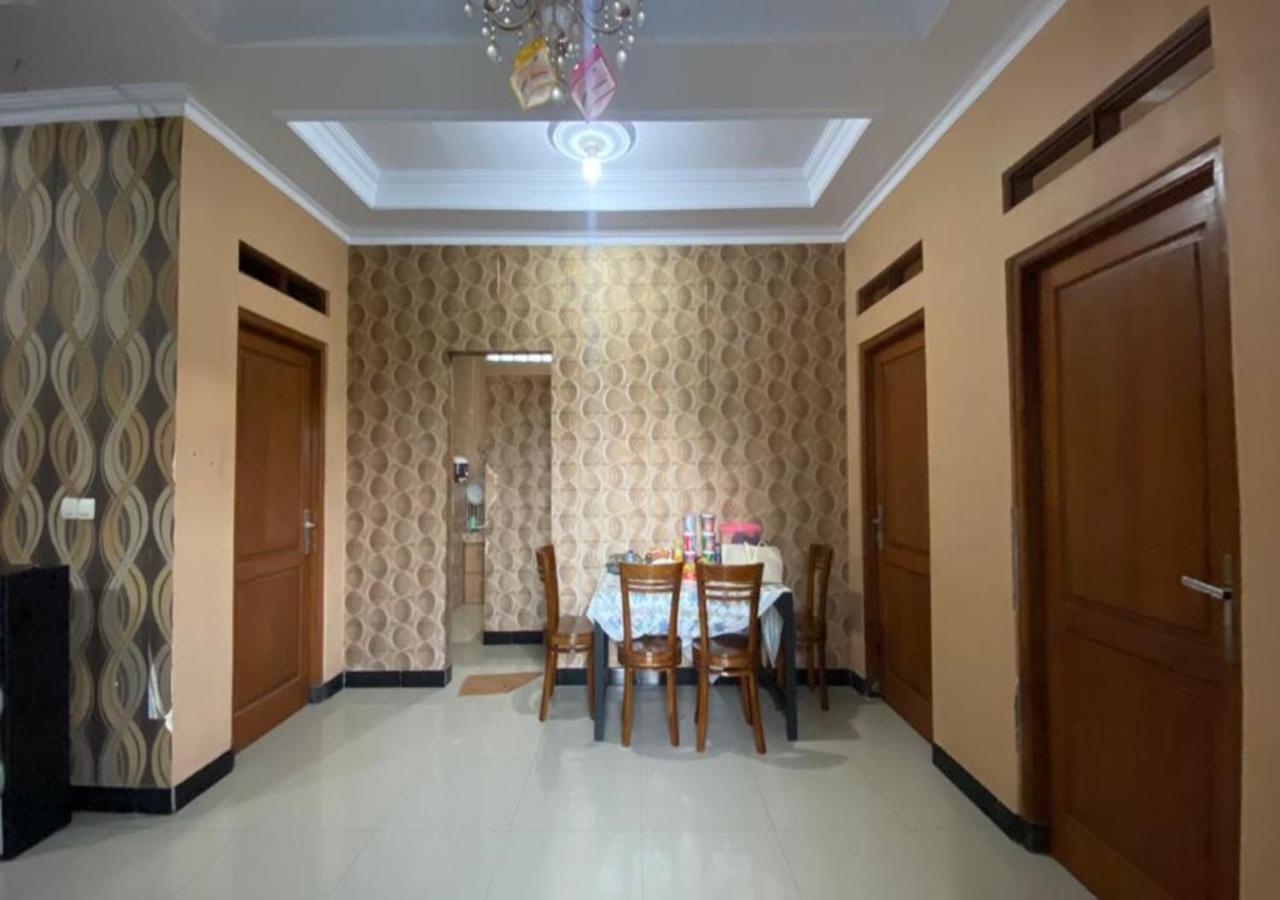 Villa Edwin Puncak Bogor Exterior foto